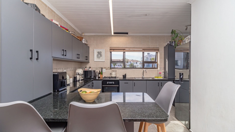 3 Bedroom Property for Sale in Waves Edge Western Cape